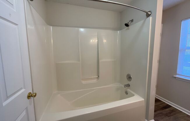 1 bed, 1 bath, 765 sqft, $1,075, Unit 2700-3