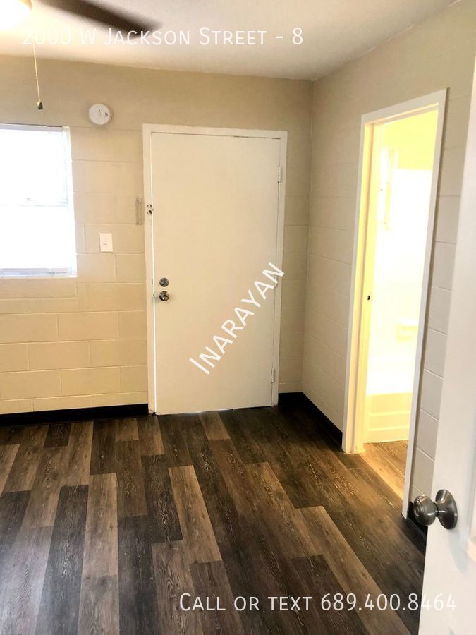 2000 W JACKSON ST