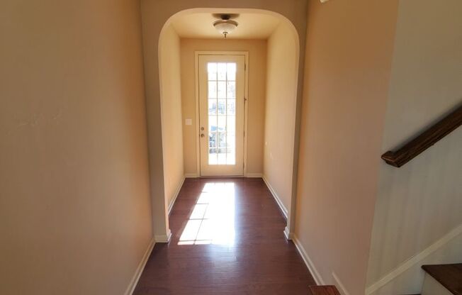 Gorgeous End Unit Townhome!