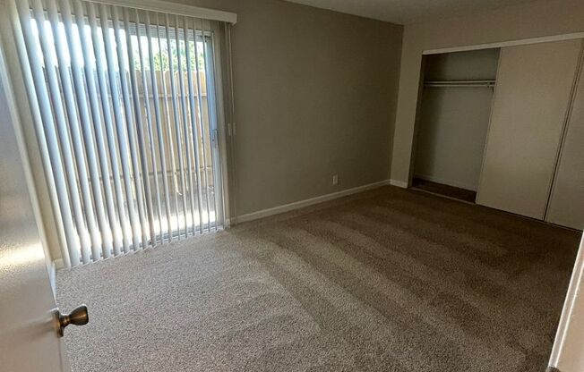 2 beds, 1 bath, $1,595