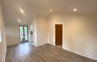 1 bed, 1 bath, 500 sqft, $2,195, Unit B