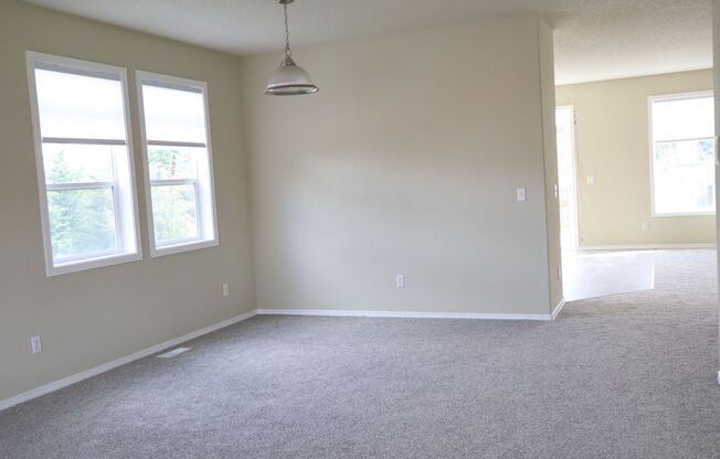 Beautifully Updated Avalon Hills 2 Story Home for Lease - 9507 NE 39th Ave