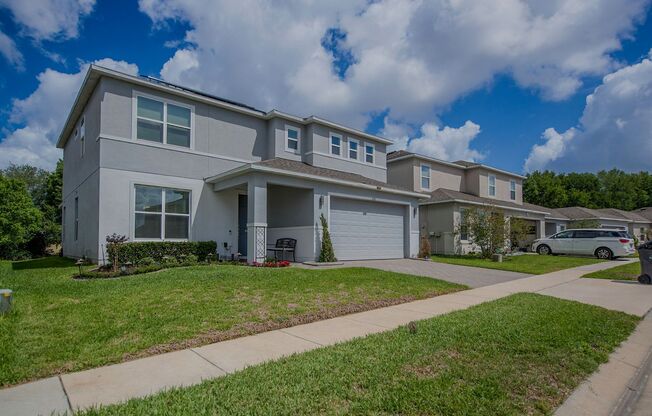 FREE RENT!!!!Spacious home in desirable Laurel Estates, Davenport