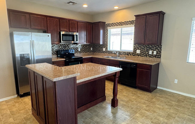 3416 W LN MIRADA DR