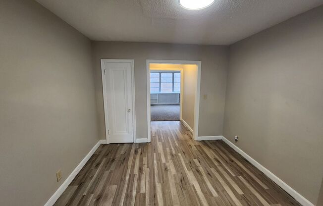 2 beds, 1 bath, 800 sqft, $750, Unit #6