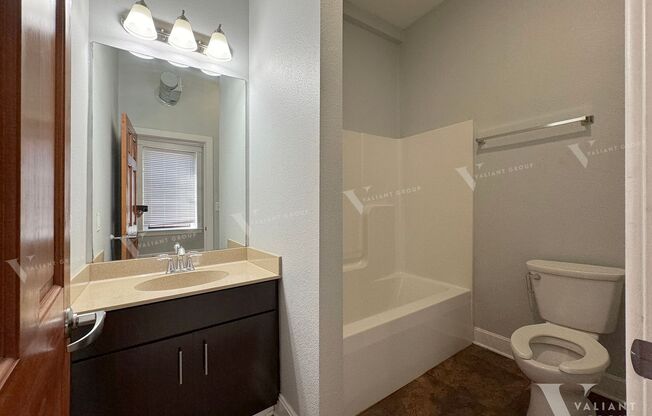 Studio, 1 bath, $850, Unit 209C