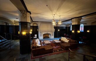 2 beds, 1 bath, $2,200, Unit 404