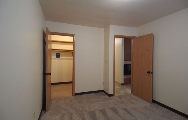 1 bed, 1 bath, 650 sqft, $1,005, Unit 303