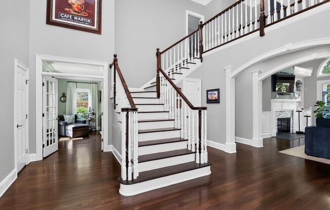 4 beds, 3.5 baths, $6,300