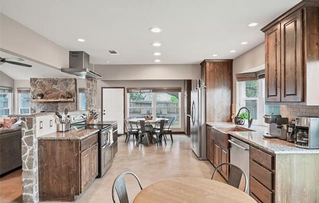 Stylish Cedar Park Retreat with Designer Touches – Fully Furnished Option Available