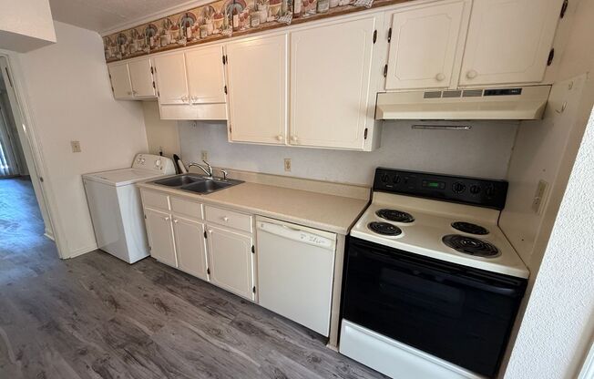 2 beds, 1 bath, 1,100 sqft, $1,375, Unit 408-3