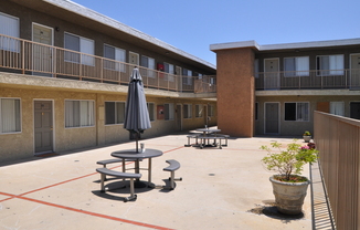 2 beds, 2 baths, 938 sqft, $2,395, Unit 0019