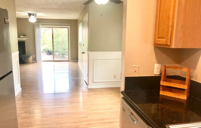 3 beds, 1.5 baths, 1,000 sqft, $1,995, Unit 18