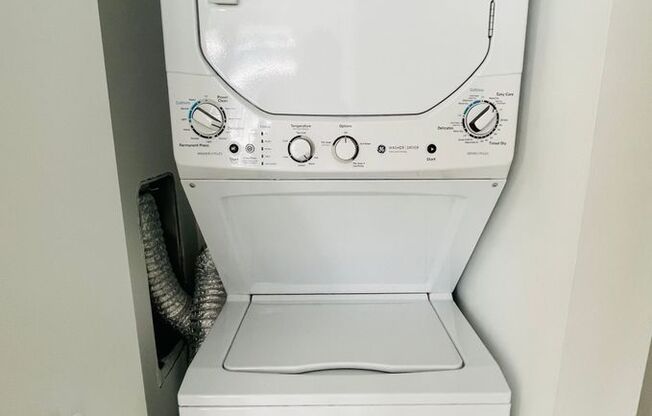 1 bed, 1 bath, $3,450, Unit Unit #4107