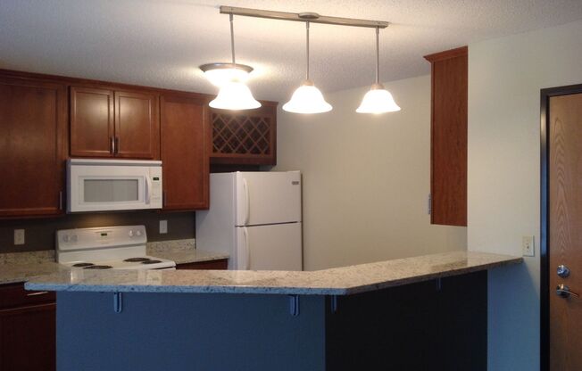 2 beds, 1 bath, 1,050 sqft, $1,375, Unit 3402211