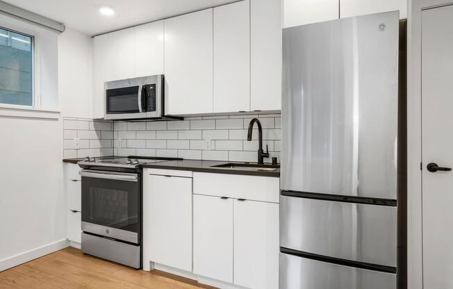 Studio, 1 bath, 293 sqft, $1,220.63, Unit L04