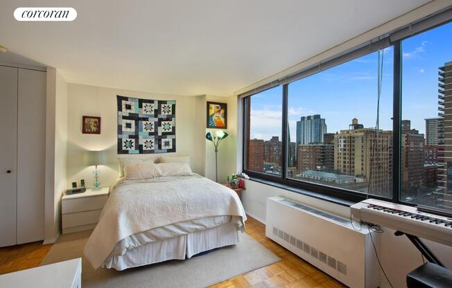 215 W 95 ST