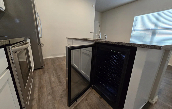 3443 REDBUD GRV