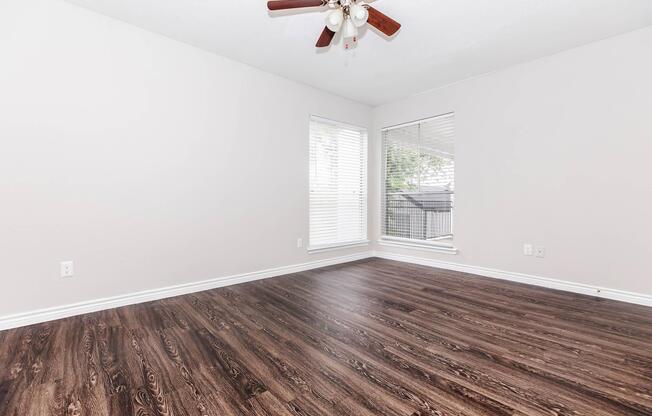 1 bed, 1 bath, 800 sqft, $1,049