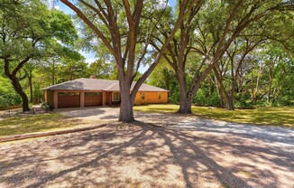 1211 RDG ROCK LN