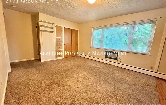 2751 Arbor Ave