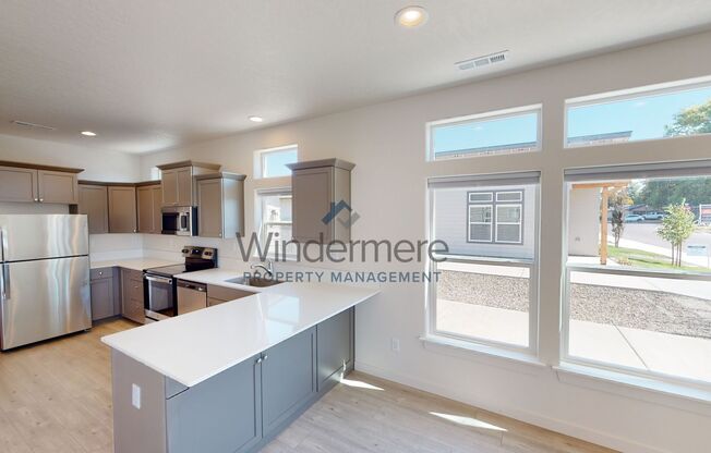 3 beds, 2 baths, 1,064 sqft, $1,895, Unit 1348 Artesia