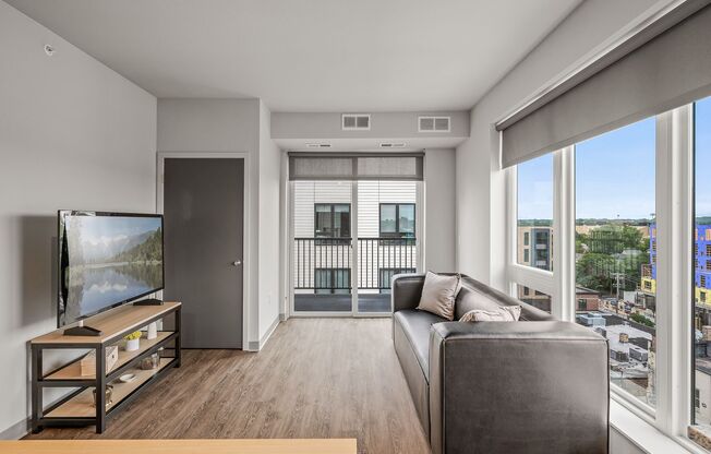 3 beds, 2 baths, 1,137 sqft, $2,520, Unit 314