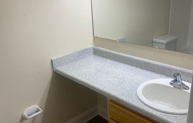 2 beds, 1.5 baths, 1,050 sqft, $1,975, Unit 3400 #001