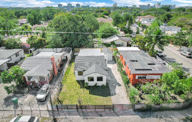 3040 NW 13 AVE