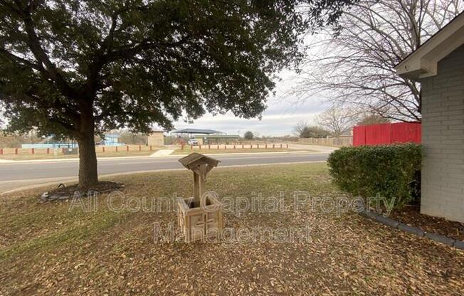550 BRITNI LOOP