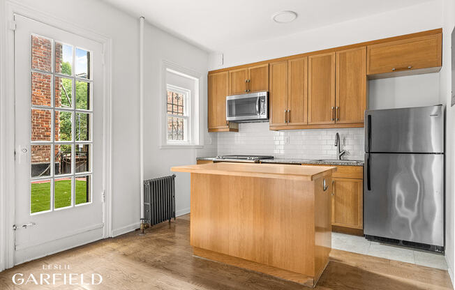 282 BLEECKER ST