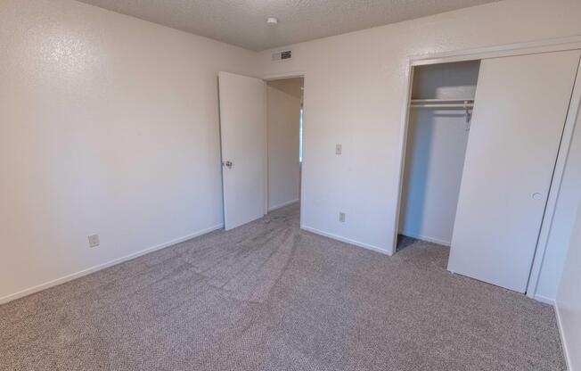 2 beds, 1 bath, 816 sqft, $1,460