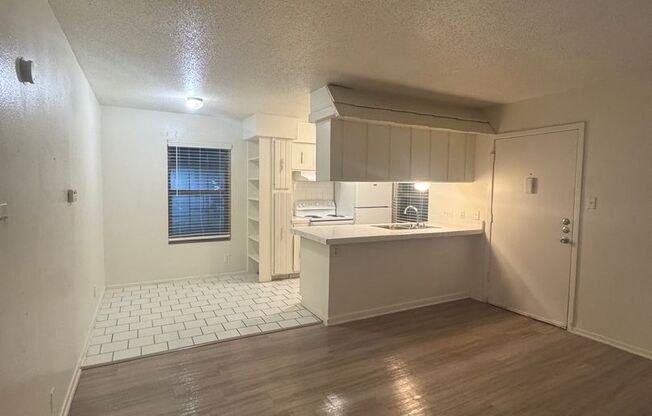 1 bed, 1 bath, 650 sqft, $1,289, Unit SUX-109
