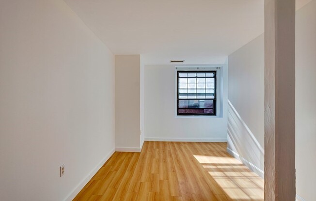 2 beds, 1 bath, 940 sqft, $2,500, Unit 317