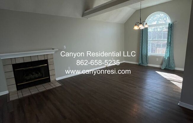 Fantastic 3BR 3BA home in Great Location!