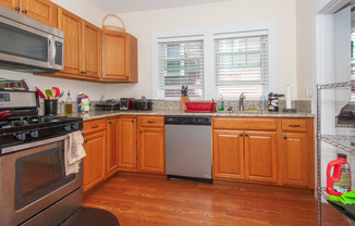 29 CHARDON RD