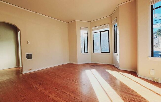 Studio, 1 bath, $2,250, Unit 01