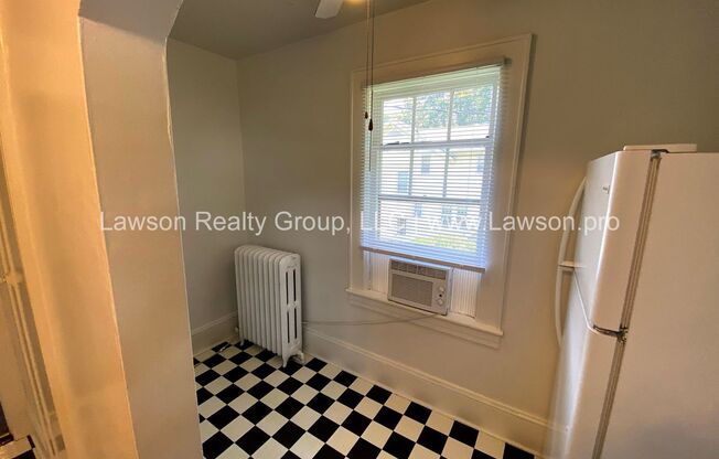 1 bed, 1 bath, $950, Unit #3