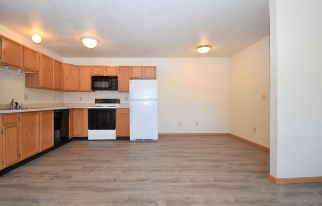 Beautiful 2 bedroom apartment with attached garage!