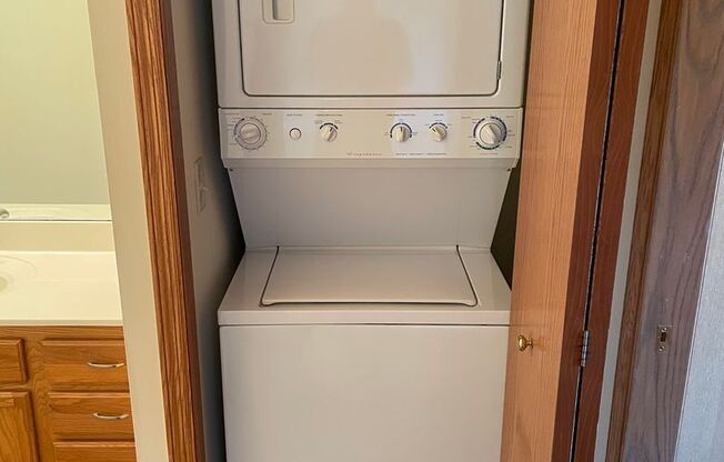 1 bed, 1 bath, 805 sqft, $1,465, Unit 927-206