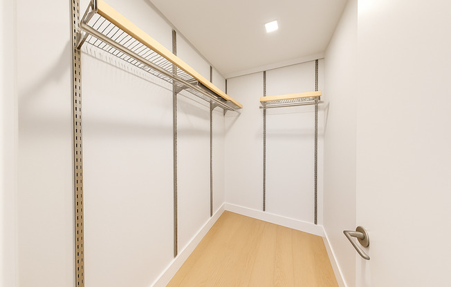 2 beds, 2 baths, 867 sqft, $4,075, Unit 501