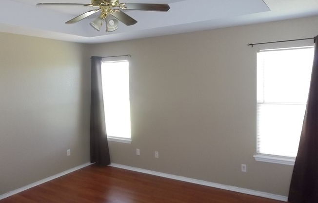 3 beds, 2 baths, $1,550