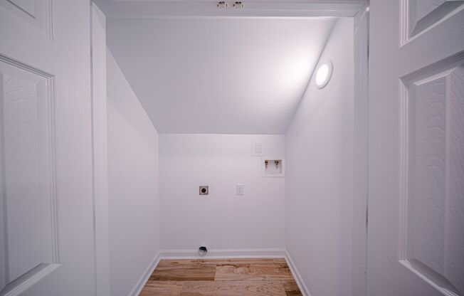 3 beds, 2.5 baths, 1,250 sqft, $1,850, Unit 18-44