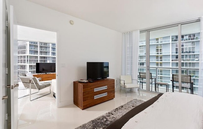 2 beds, 2 baths, $5,000