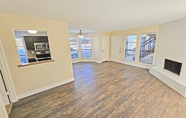 2 beds, 1 bath, 1,062 sqft, $2,395