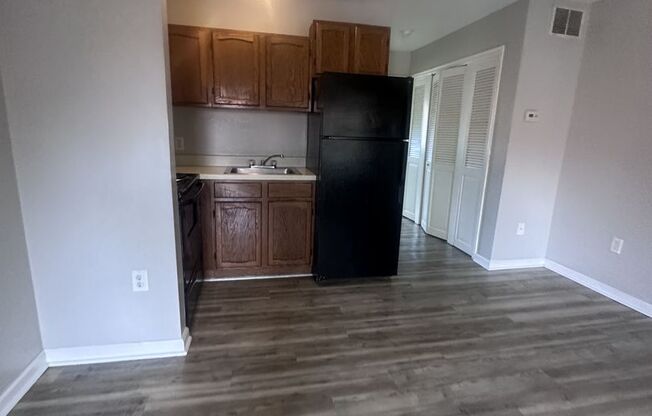 1 bed, 1 bath, 400 sqft, $1,300, Unit Unit 110