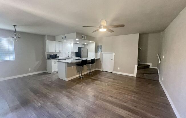 2 beds, 1 bath, $1,600