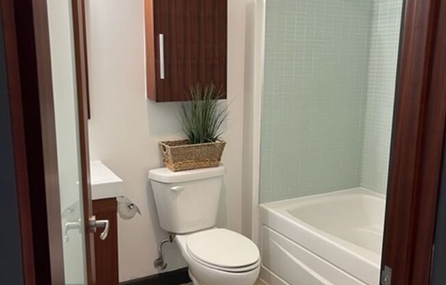 1 bed, 1 bath, 690 sqft, $1,833.33, Unit BEI-1006