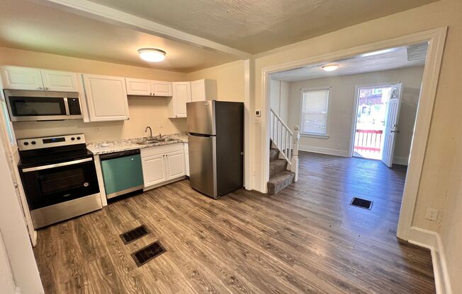 2 beds, 1 bath, $1,295