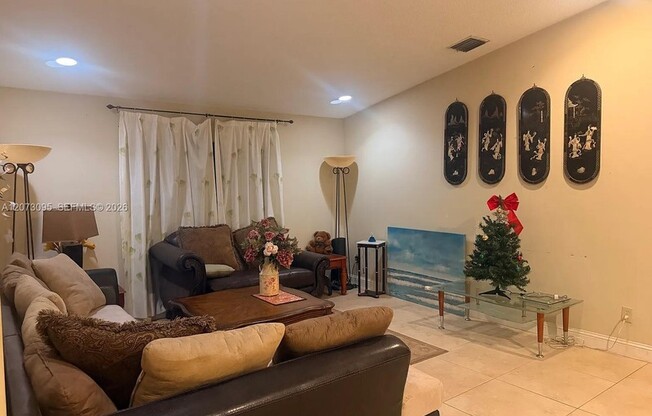 8250 SW 116 ST